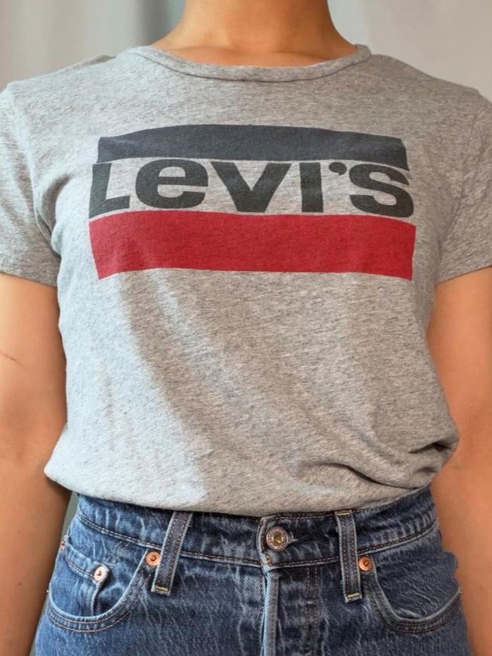 Levi’s graphic logo tee